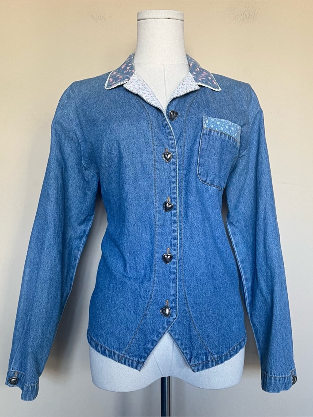 Vintage Teddi Denim Shirt Heart Button Up Floral Trim Western Cottagecore Top M - Picture 2 of 9